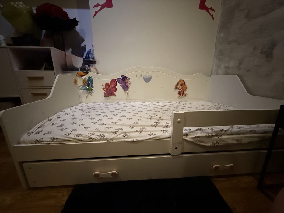 Łożko do pokoju dziecęcego  Stan Bardzo dobry