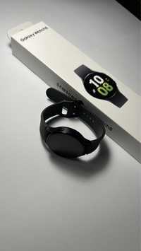 Galaxy Watch5 44mm ,Graphite Bluetooth  Wifi + 4G LTE Sport Band