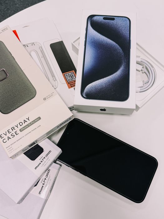 Iphone 15 Pro Max 256 GB - Pełen zestaw - Nowa bateria - 3 x Case