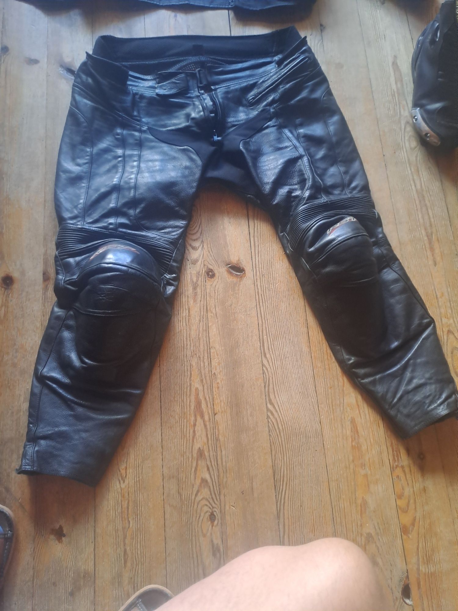 Sprzedam strój motocyklowy