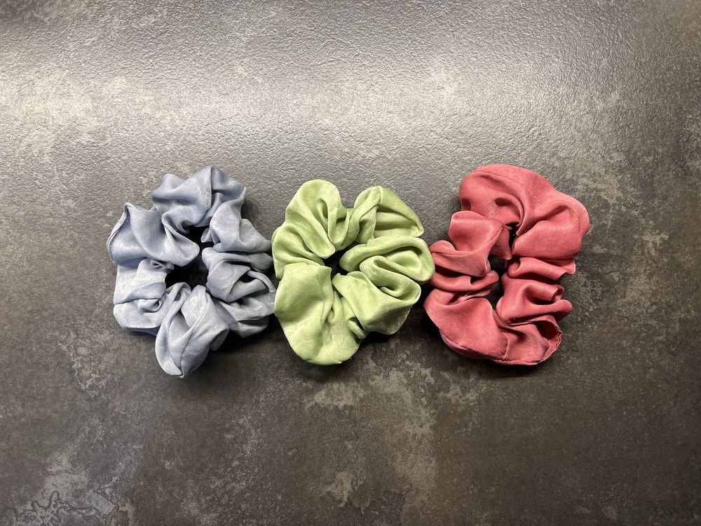 gumka do włosów schrunchie jedwabna pastelowa gołębia pistacja róż