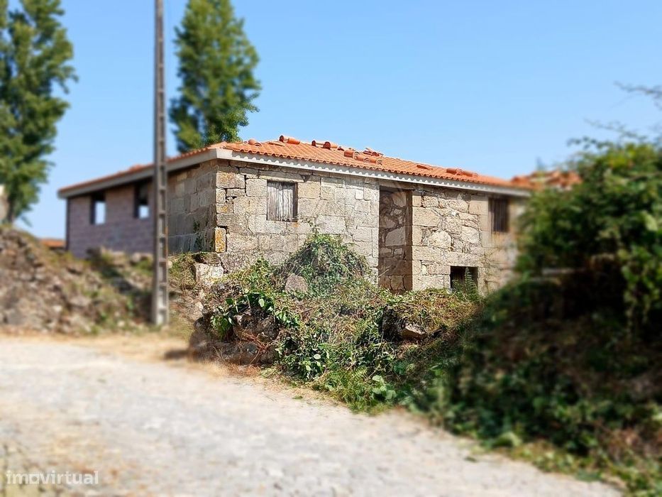 Moradia T4 para venda