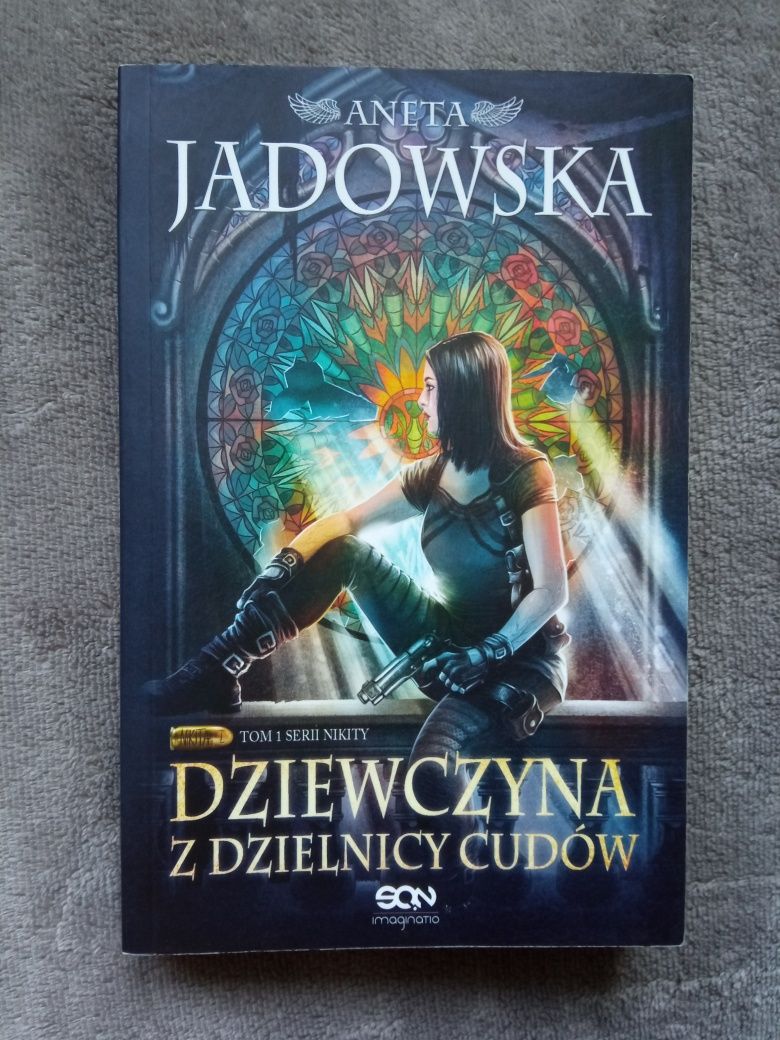 Dziewczyna z dzielnicy cudów - Aneta Jadowska