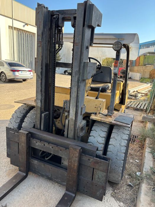 Empilhador CAT V80E