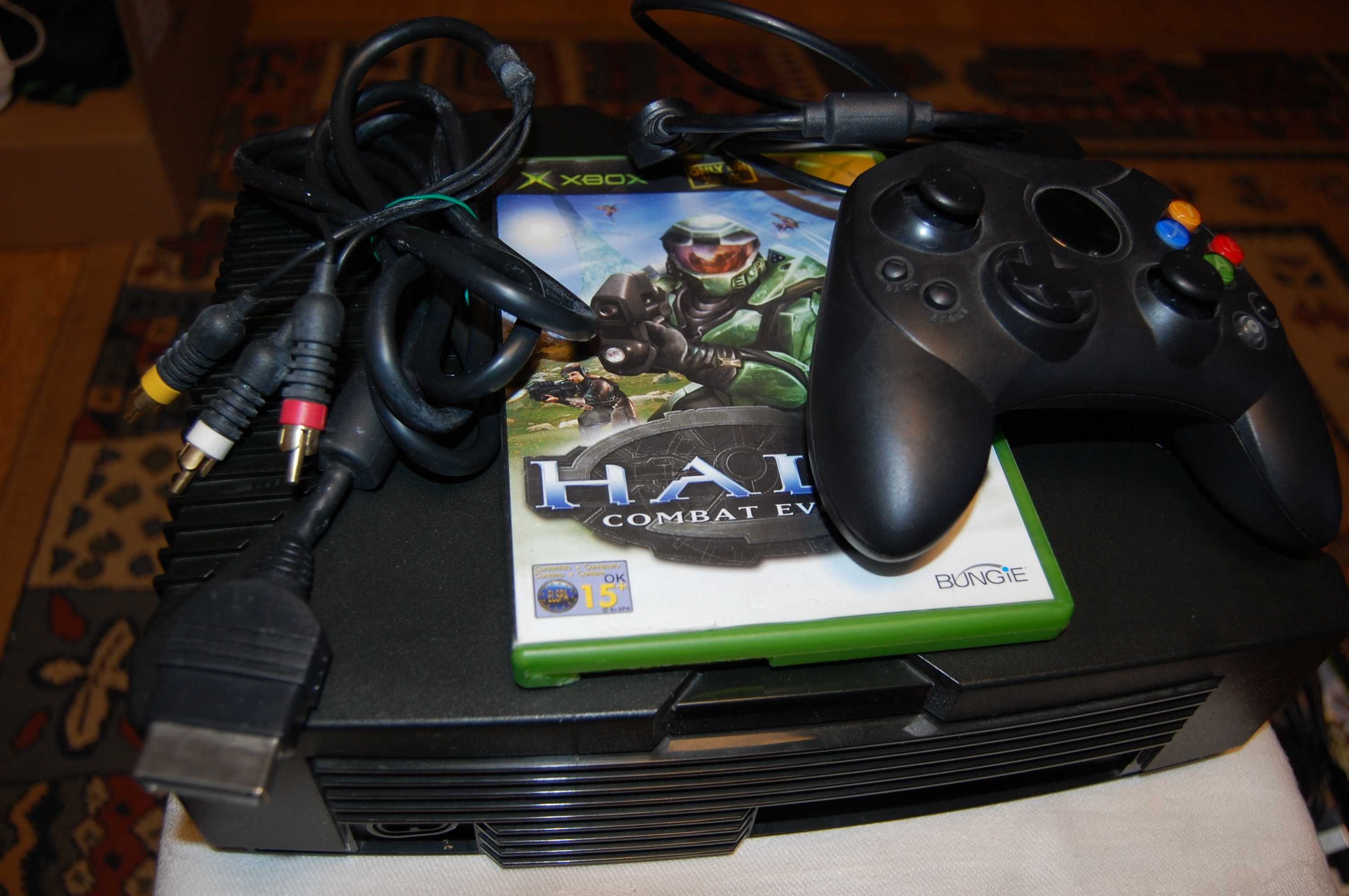 konsola do gier Xbox, kable, joystick, gra