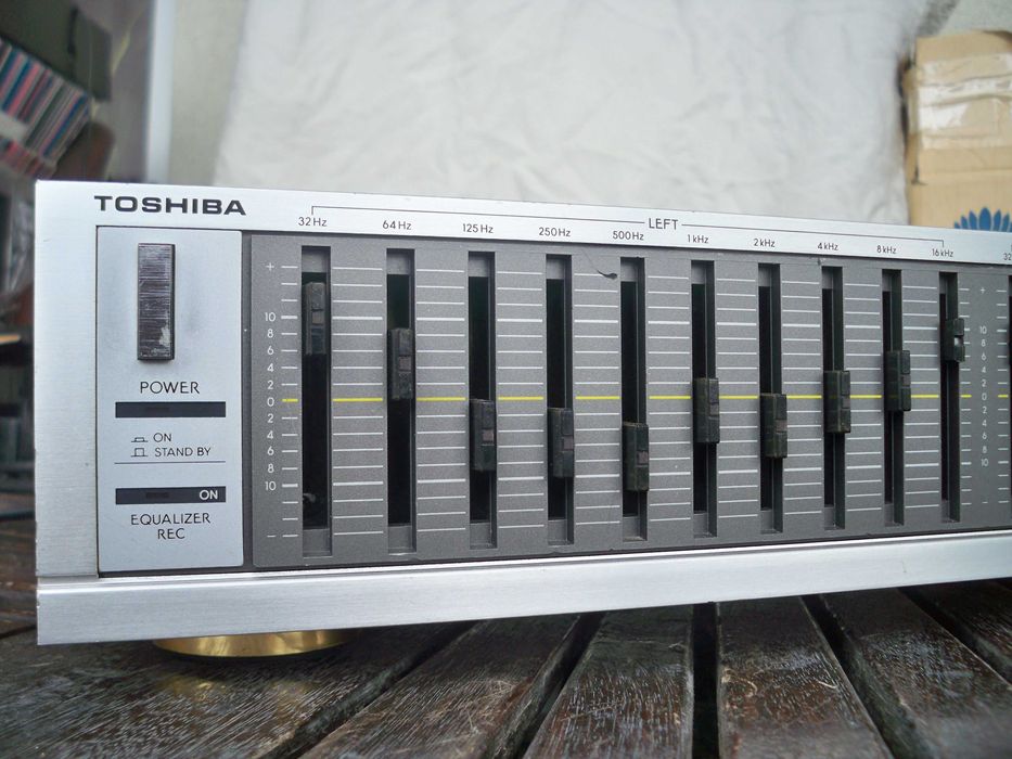 korektor equalizer Toshiba EQ-E30 (jak Pioneer SG-540 SG-550 SG-300)
