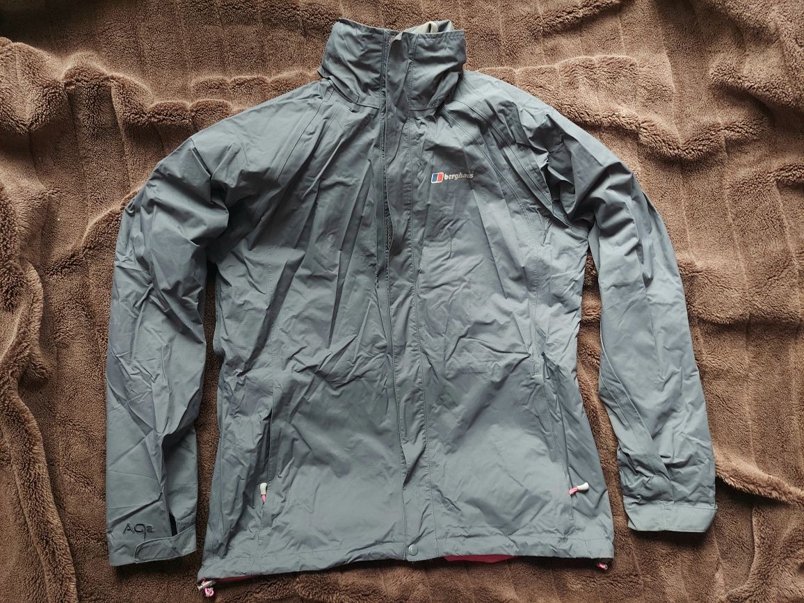 Куртка  berghaus gore tex оригінал 

Стан класний 

Розмір: s/m

Більш