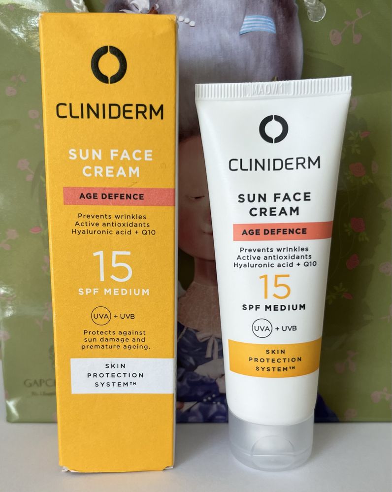 Сонцезахисний антивіковий крем CLINIDERM SPF15