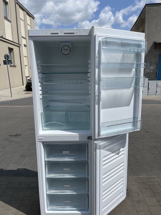 Холодильник не дорого Miele Q2336DGY .Привезу