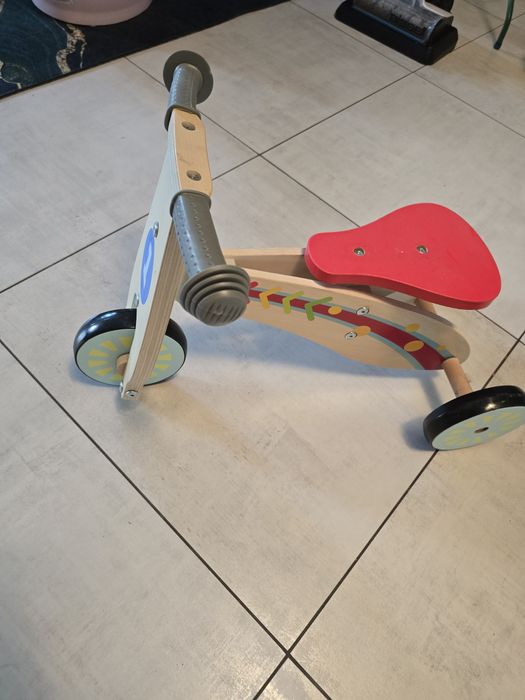 Mały rowerek drewniany 3 kołowy