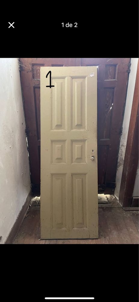 Portas antigas de madeira maciça