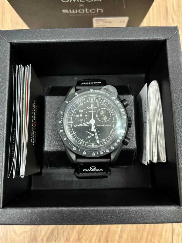 MoonSwatch Mission to the MoonPhase (Black) Snoopy - SO33B700