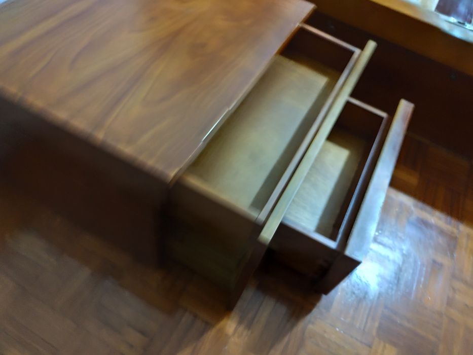 Quarto completo (cama, cómoda, 2mesas de cabeceira e roupeiro)