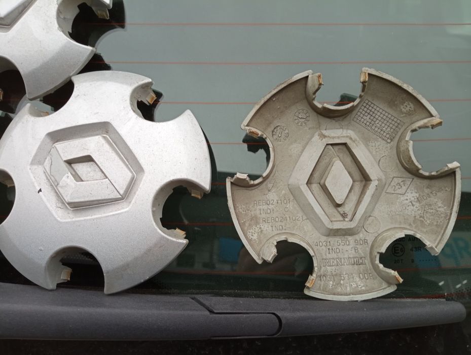 Ковпаки залізного диска Дастер.