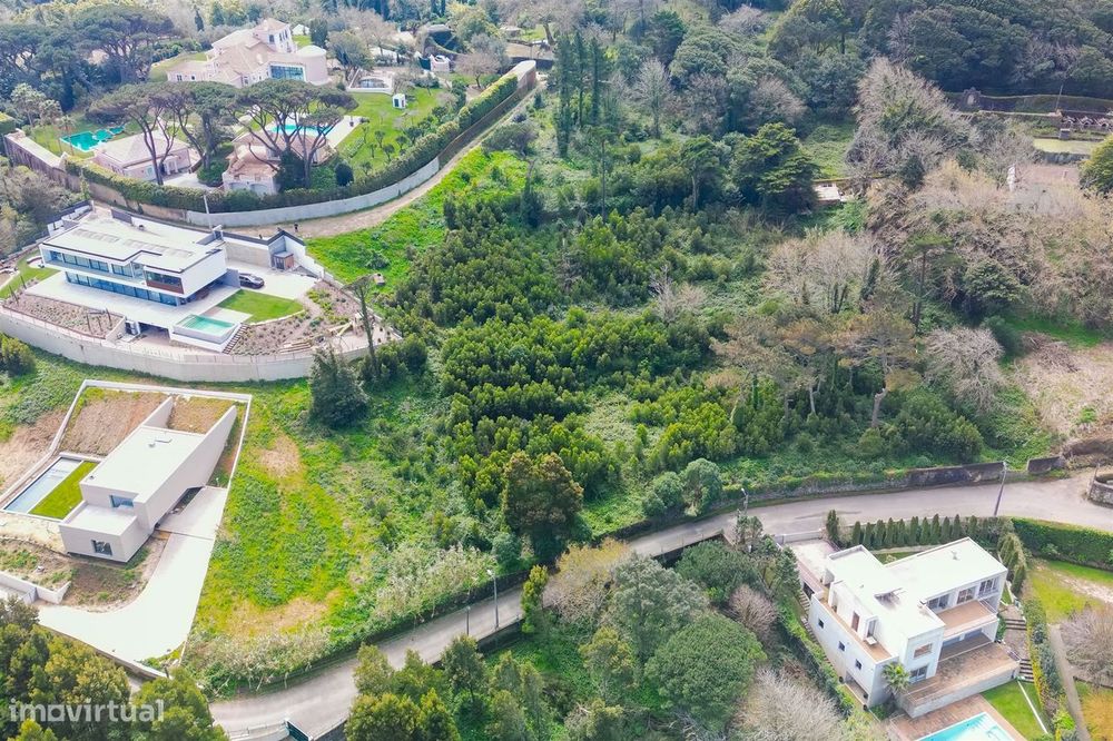 Lote de Terreno, com Projeto Aprovado, em Sintra