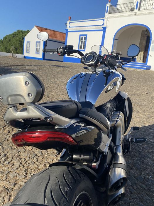 Triumph Rocket III GT, edição limitada Chrome Edition