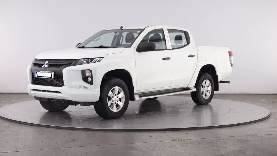 Mitsubishi L200 2.3 DI-D Strakar Space Cab Intense 4WD