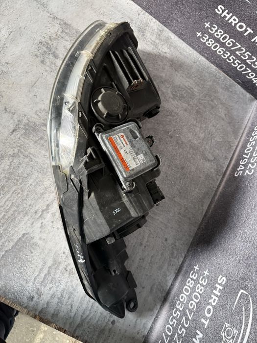 Фара фары передня права Hyundai IX35 Tucson 10-17 ксенон