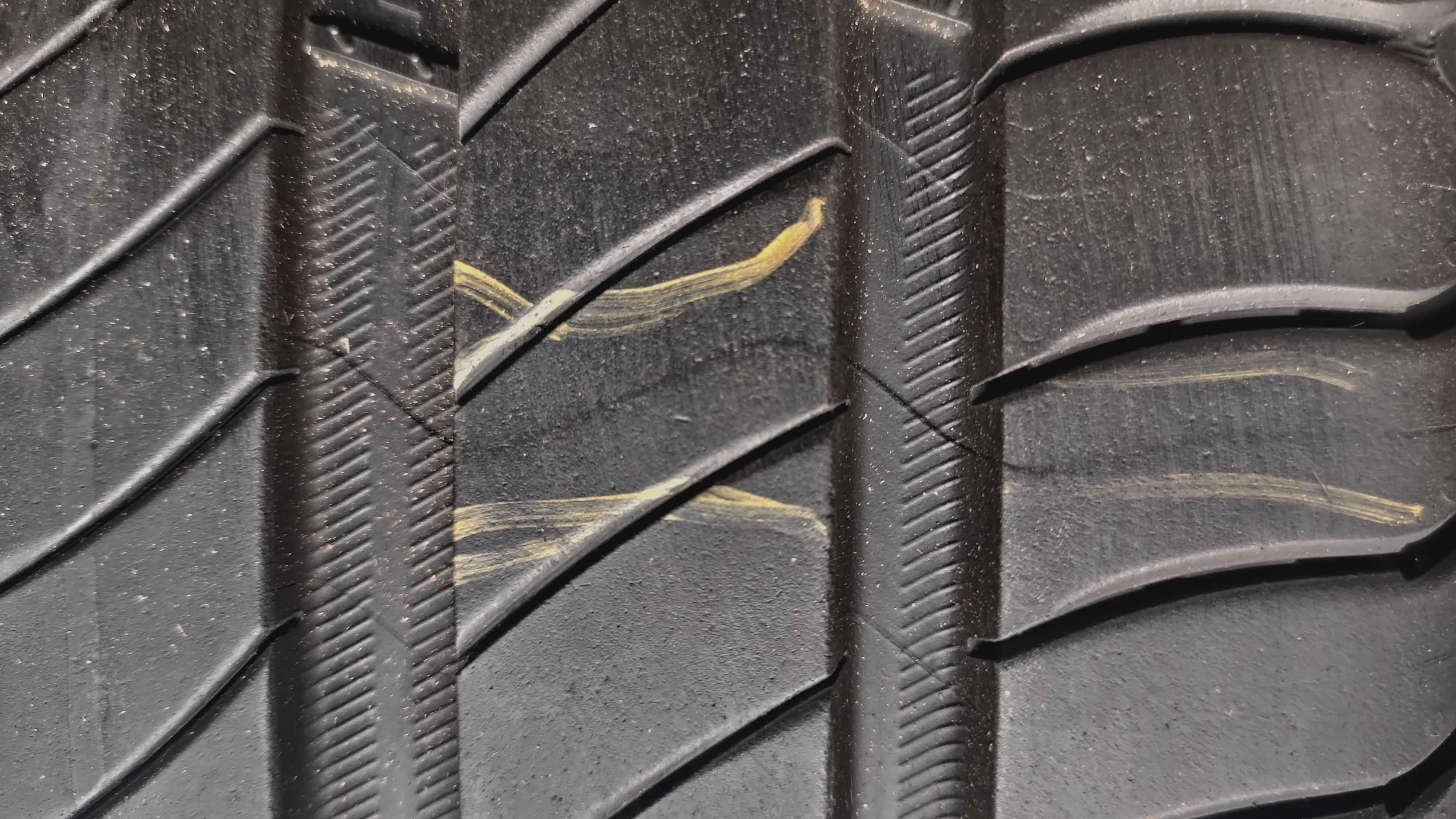 шини 235/40R19.  Michelin Primacy -4. 7мм.