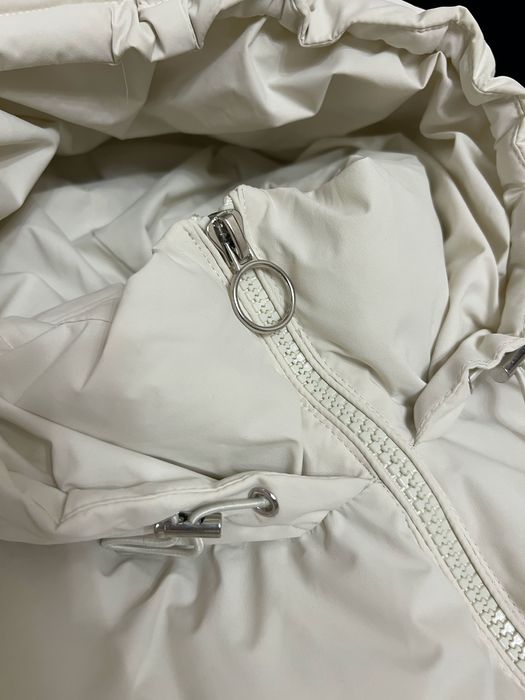 Зимова куртка ZARA жіноча, розмір XS, стан ідеальний.