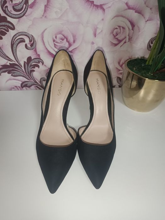 Туфли Манго б/у замш в отличном состоянии 36 размер,по стельке 22 см