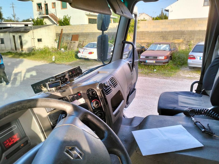 Camião Renault 460