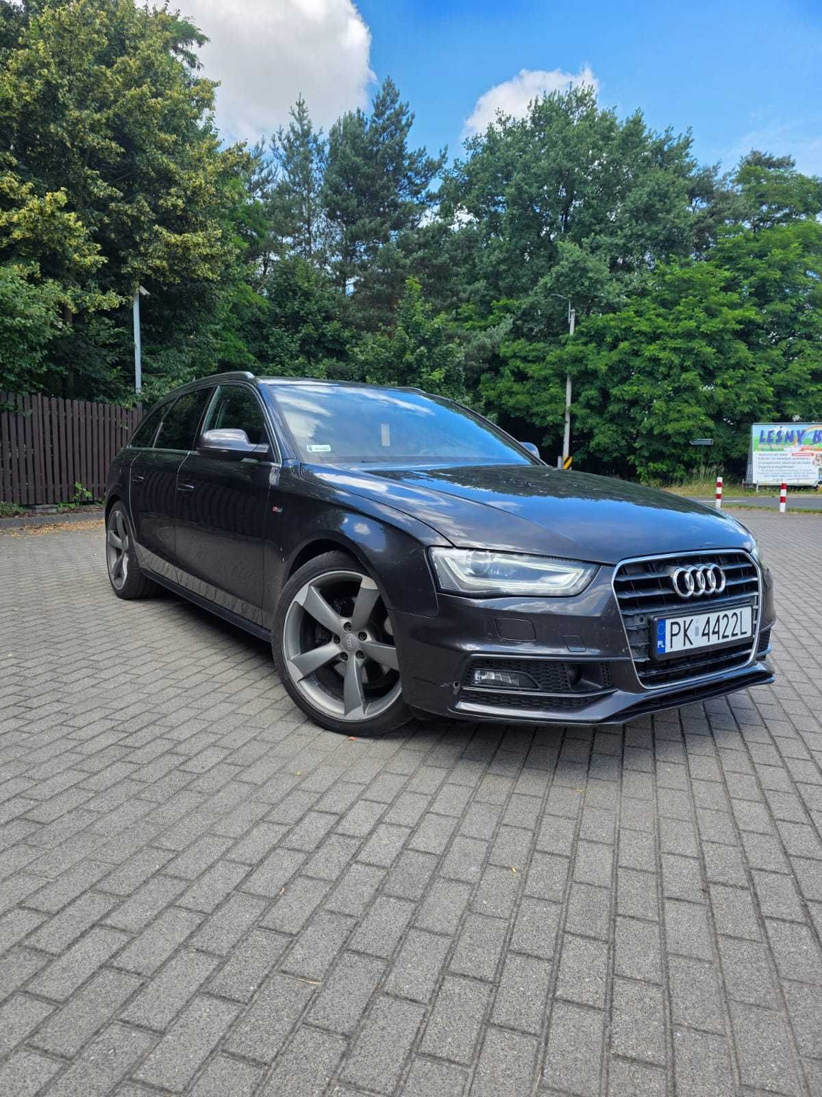 Audi A4 B8 2.0 TDi Webasto, Panorama, S Line, Keyless-Go