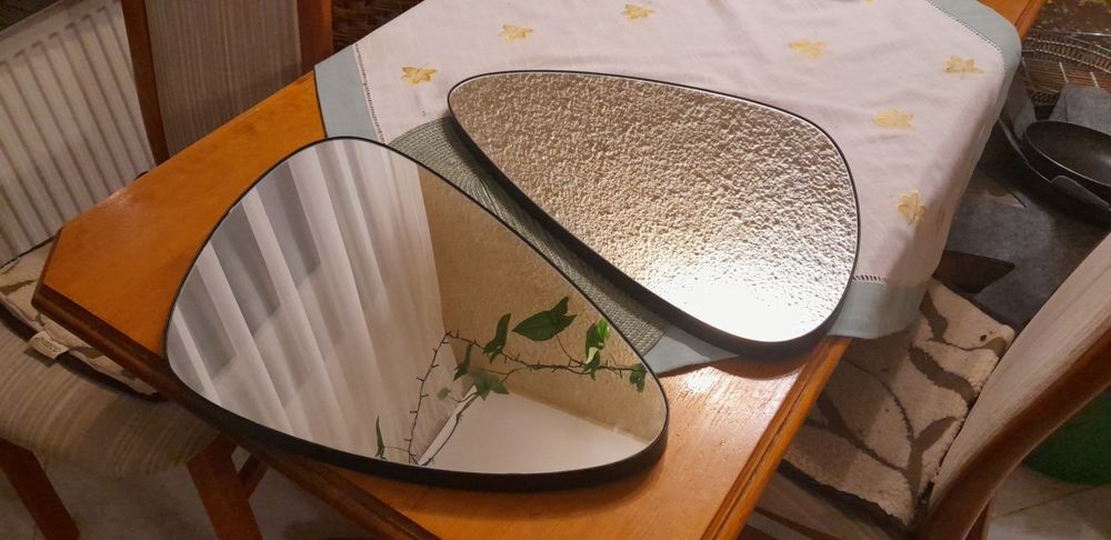Lusterka owalne na ścianę