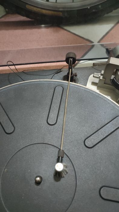Gramofon  Altus P-100