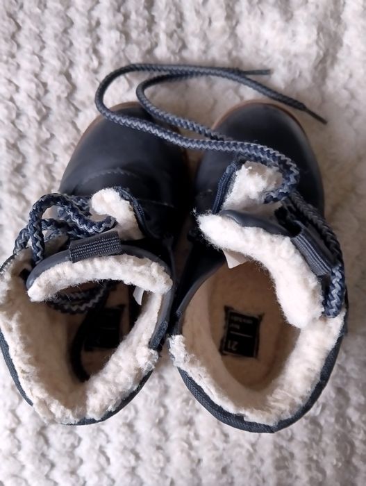 Buty dziecięce zimowe Zara Baby w rozmiarze 21