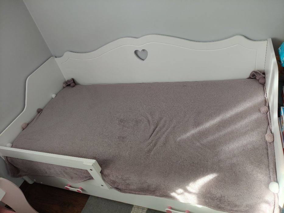 Łóżko dla dziewczynki