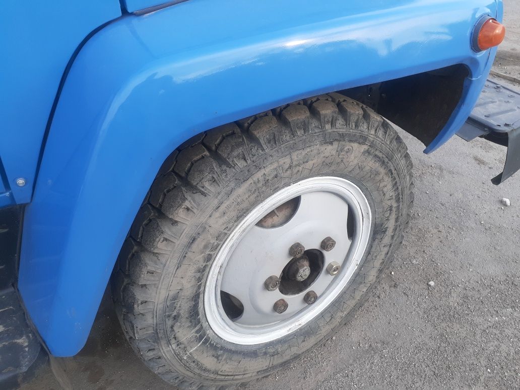 Автомобіль Газ 3307