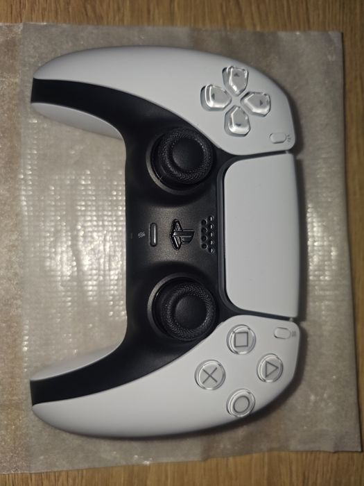Pad dualsense playstation 5 z analogami halla