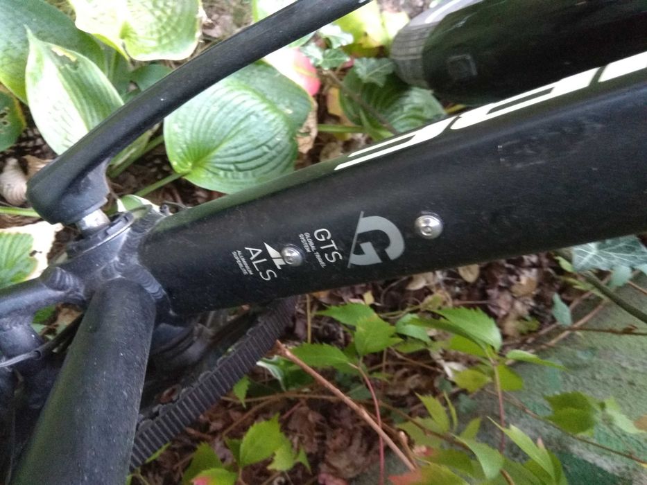 Rower Cube pasek 8 biegów wygodny miejski
