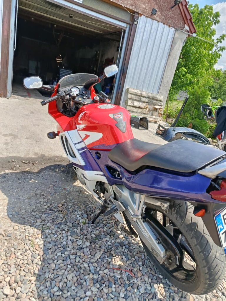 Sprzedam Hondę Cbr 600f