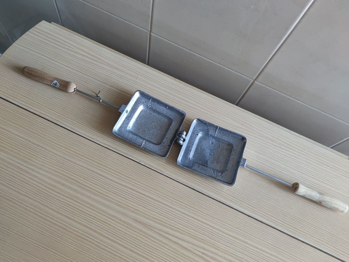 Sanduicheira, Chapa de alumínio