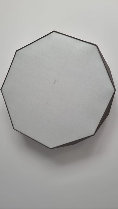 Piękna nowoczesna lampa do salonu i sypialni