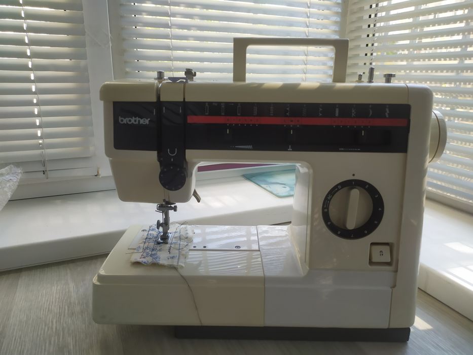 Продам швейную машинку Brother