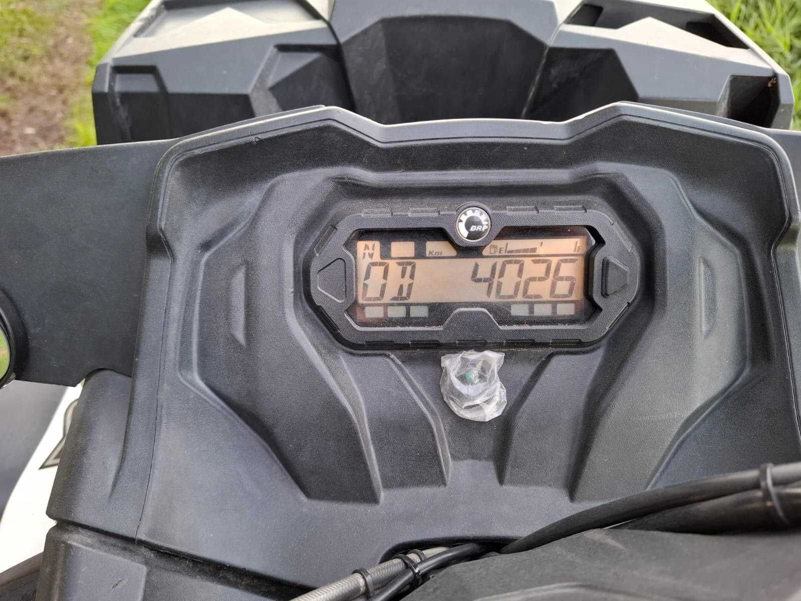 Can-Am Outlander 570  XMR