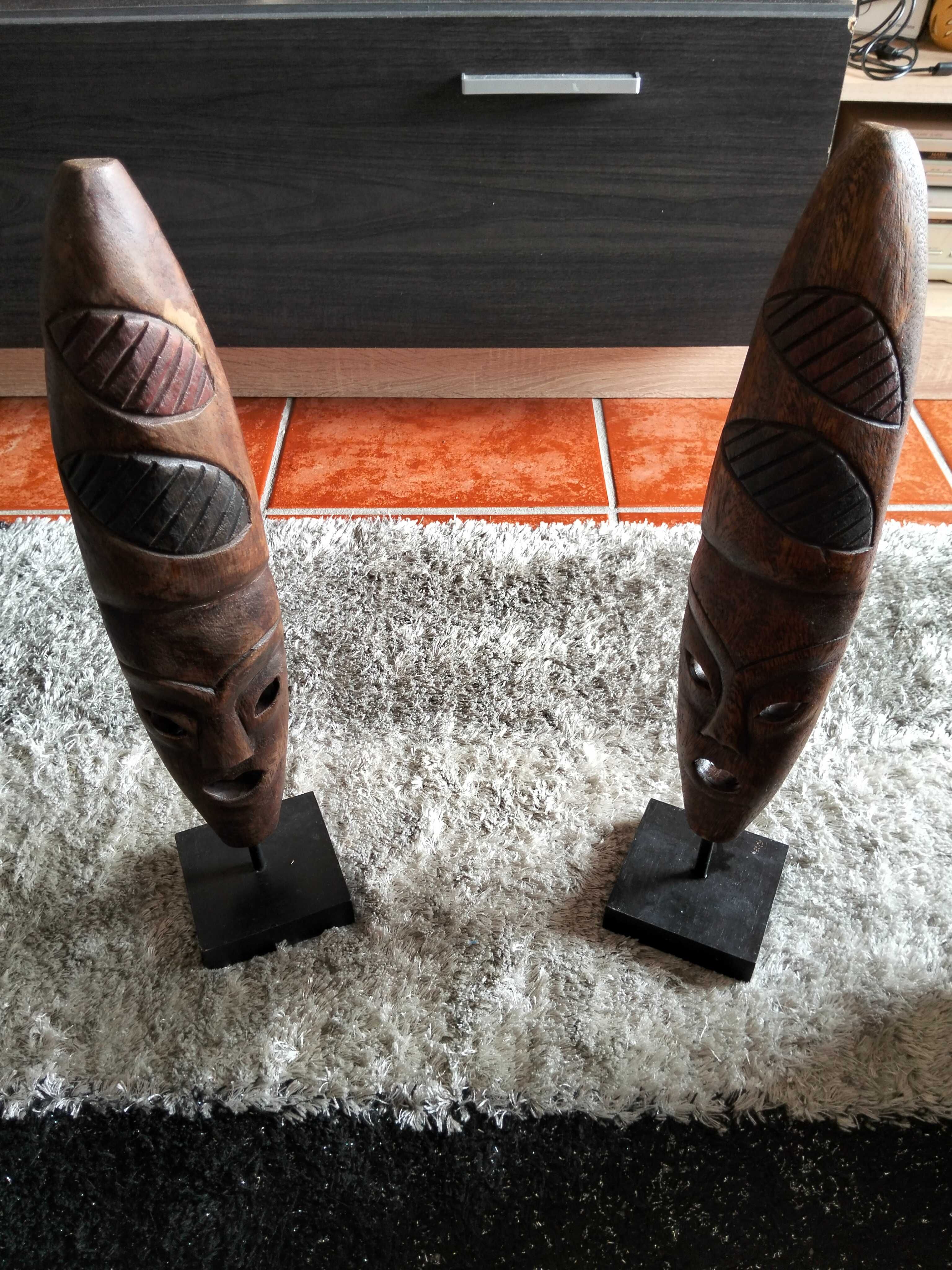 Estatuetas ao estilo Africano