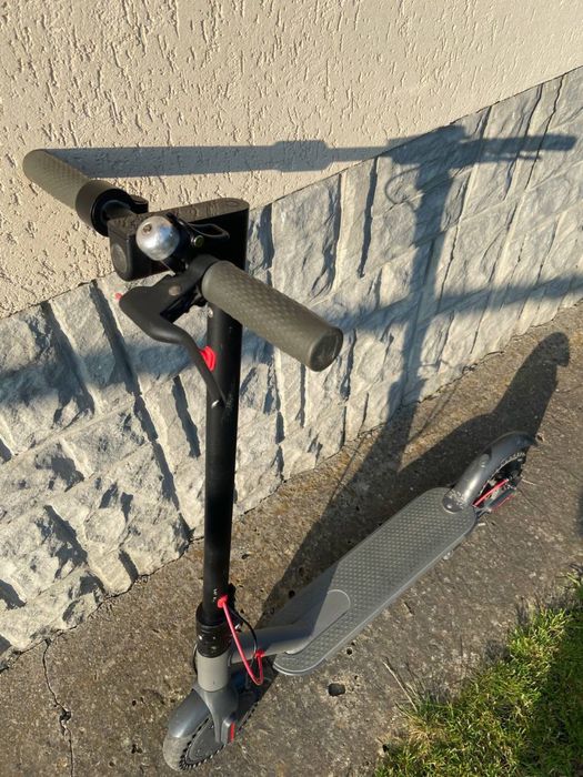 Продам самокат м365