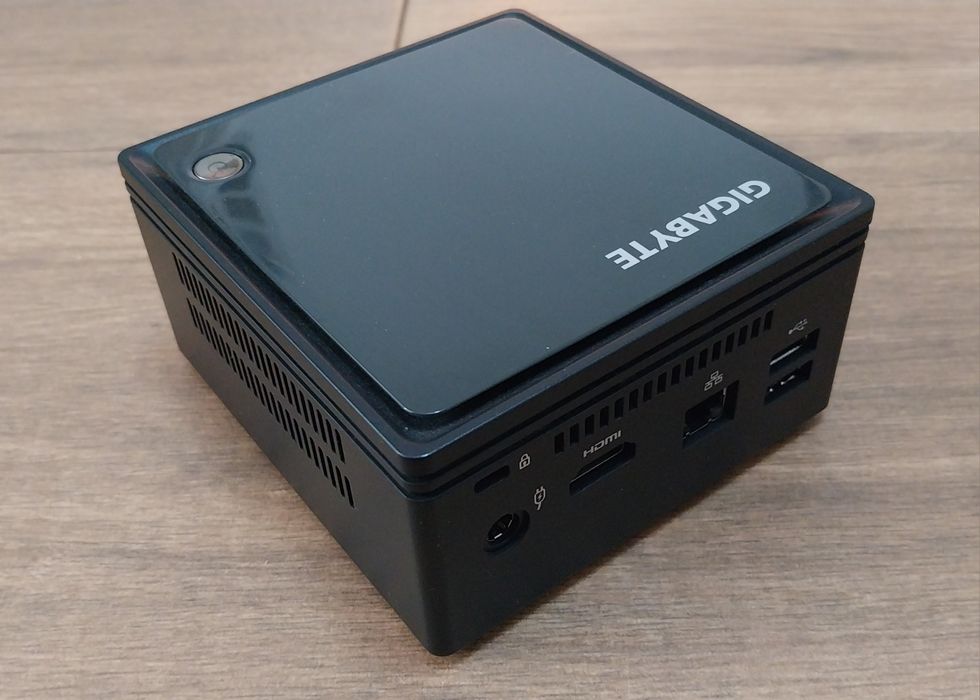 Mini pc Gigabyte Celeron 1900 a 1.99 Ghz, 8 Gb DDR3, 120 Gb SSD