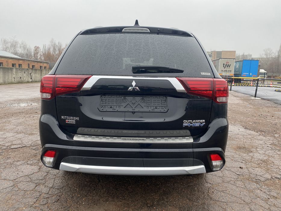 Плагін гібрід mitsubishi outlander phev