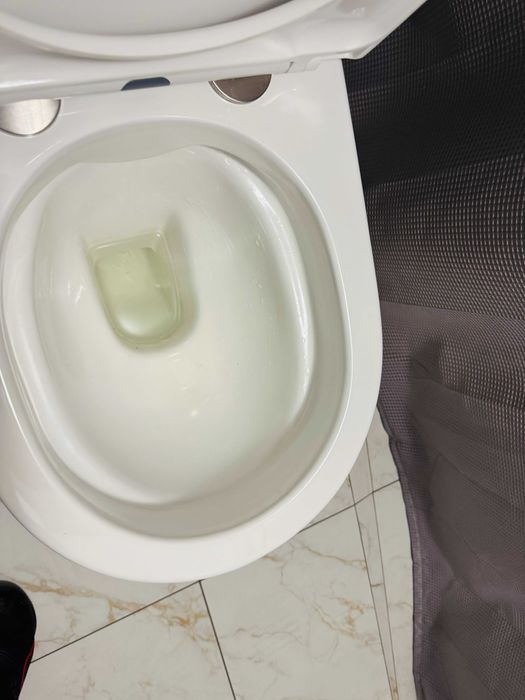 Унітаз підвісний з кришкою плавного опускання, без обідка