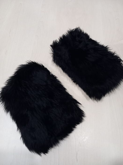 Gola e punhos em pêlo