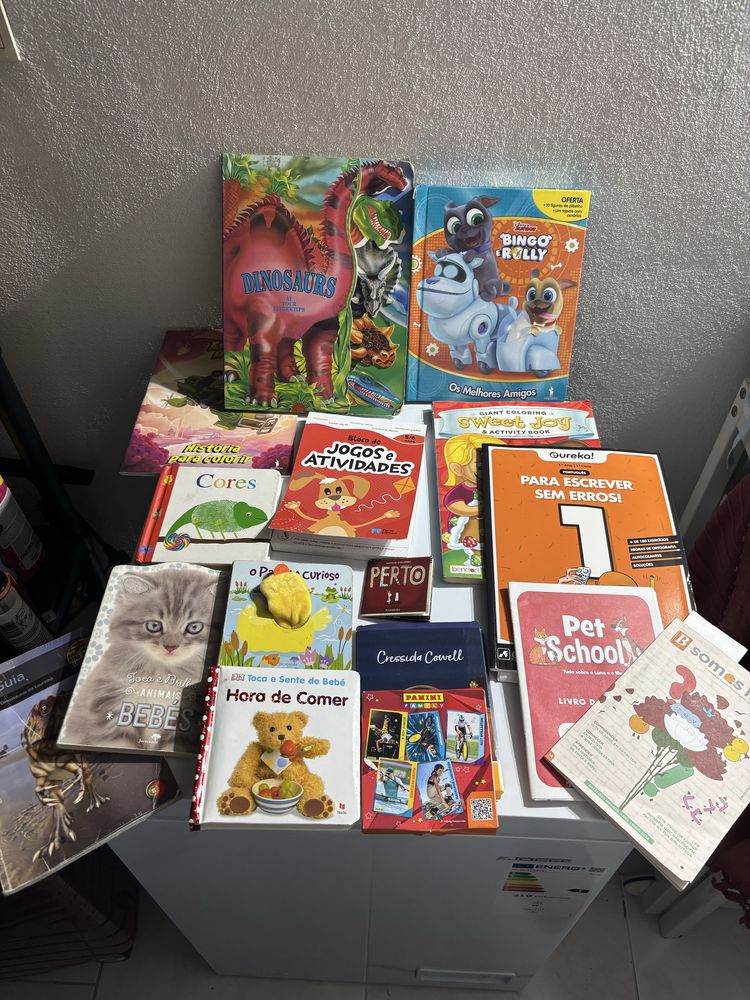 Saco de livros para criancas