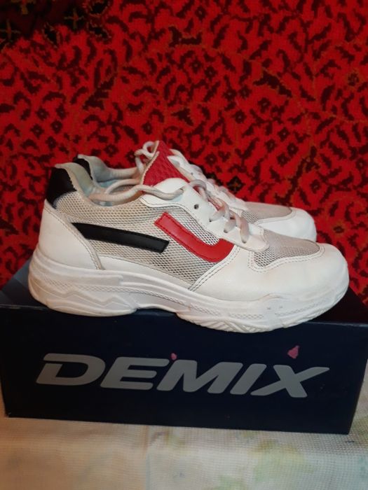 Кроссовки женские летние 37р