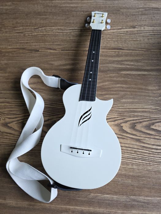 Ukulele koncertowe Cascha Carbon Fibre WH