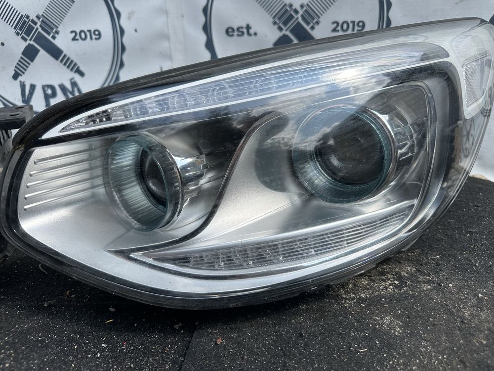 Фари передні ліва права комплект Kia Soul EV 2014-2018