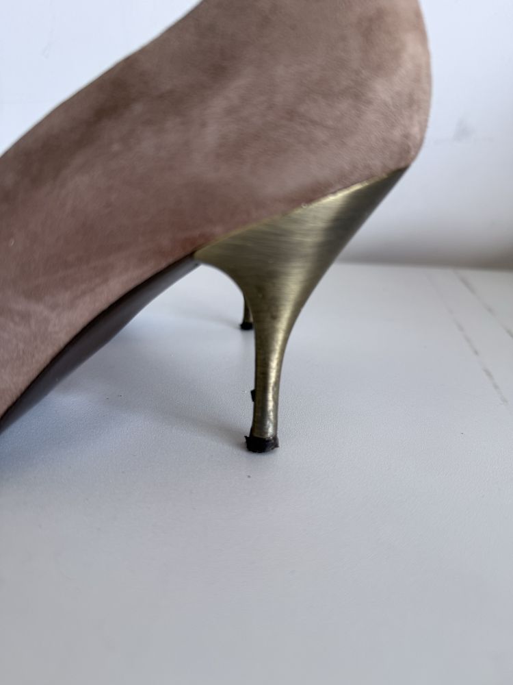 Sapatos em pele